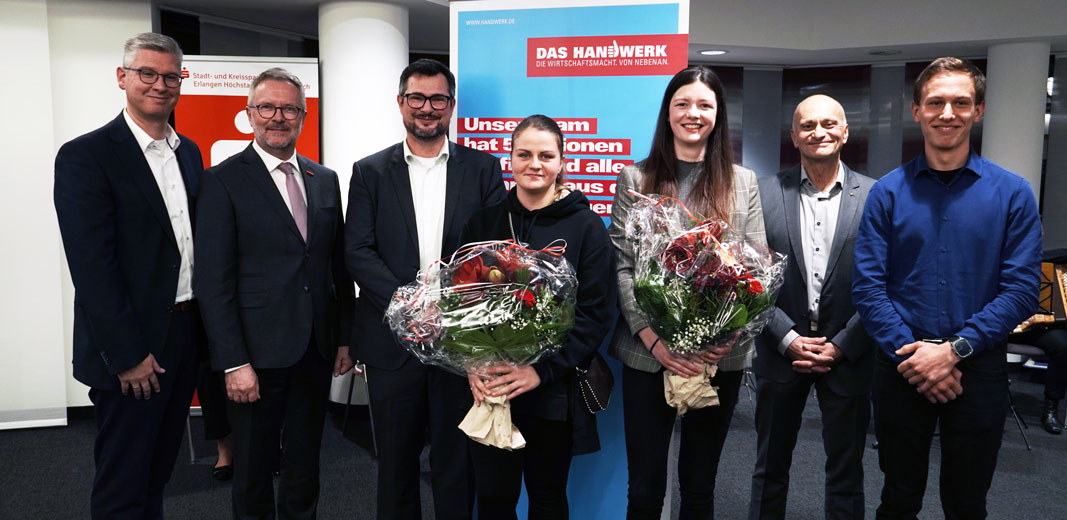 Rund ein Dutzend junge Handwerksmeisterinnen und -meister haben beim Meisterempfang der Kreishandwerkerschaft Erlangen-Hersbruck-Lauf eine kleine Anerkennung erhalten. Bei der Feierstunde im Konferenzsaal der Sparkasse waren sich alle einig: Das Handwerk ist eine Wirtschaftsmacht.